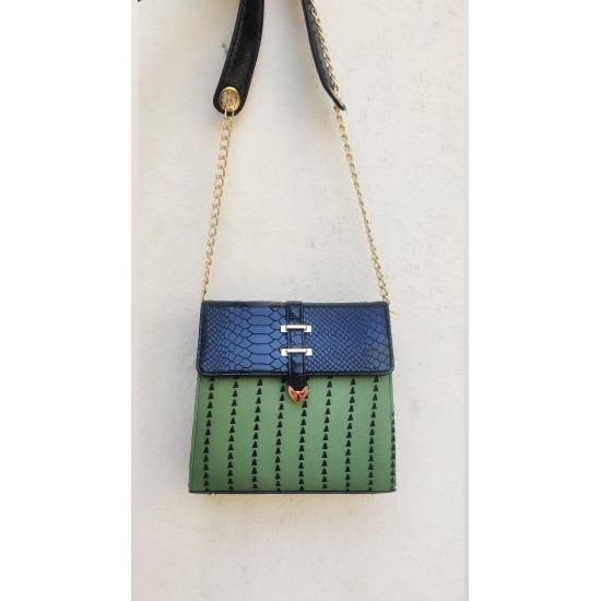 Chic Croco Sling